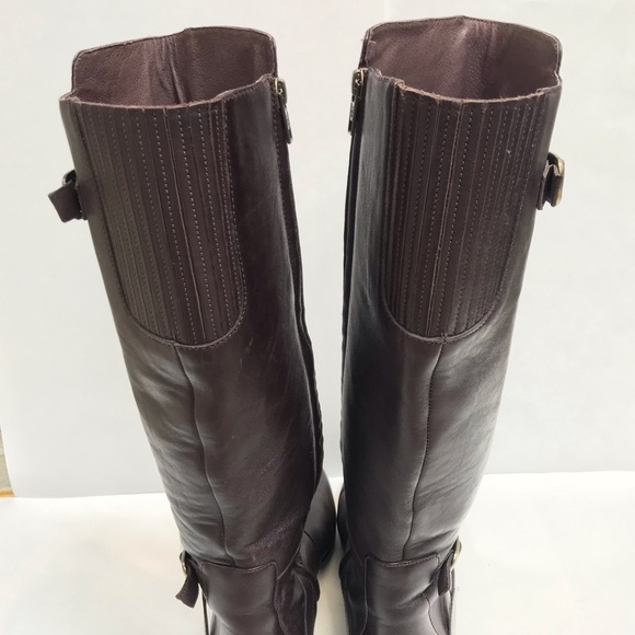 UGG Leather Boots - Picture 8 of 16